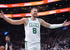 Losandželosā pie Dončiča vai Goldensteitā pie Karija? Kristapam Porziņģim vasarā prognozē jaunu komandu NBA