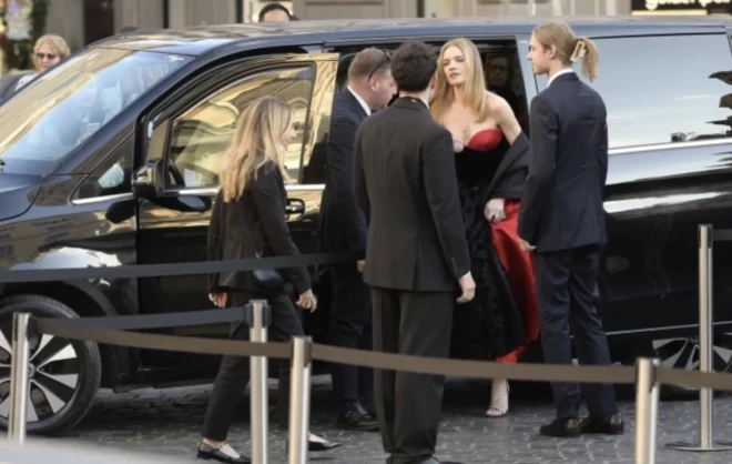 Lūkass kopā ar māti nemaz tik bieži sabiedrībā nav pamanāms.