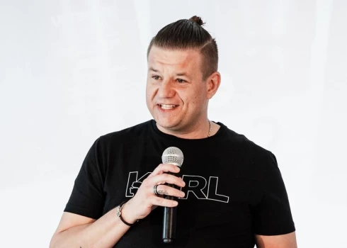 "Kolonna" galvenais frizieris Andris Melentjevs. Foto: no privātā arhīva