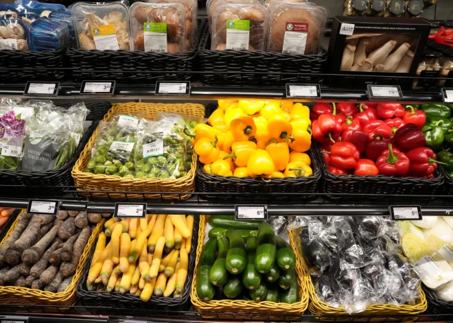 Ekonomikas ministrija: memorands stiprinās vietējo produktu īpatsvaru veikalu plauktos