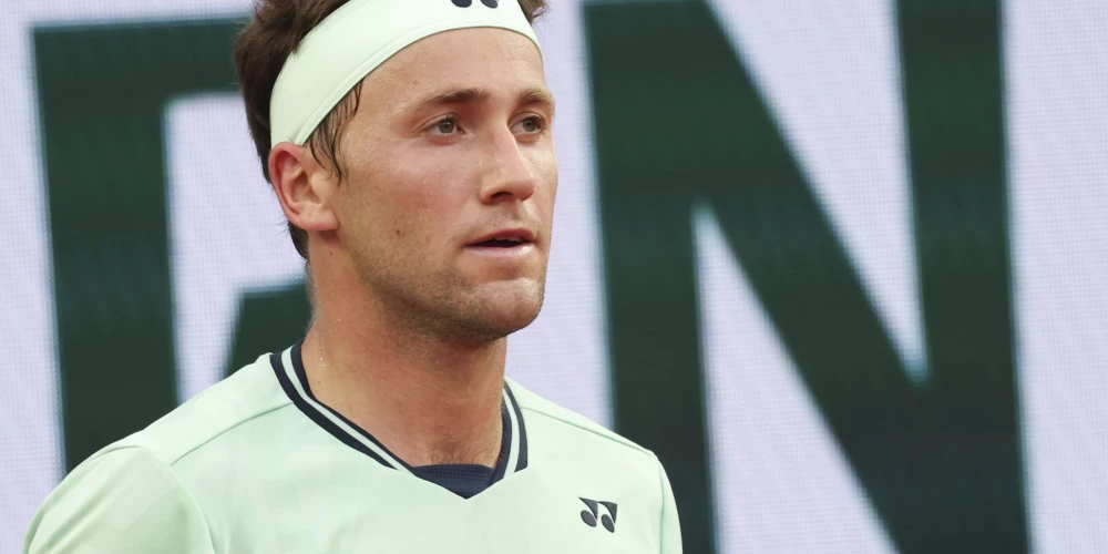 Divkārtējais "Grand Slam" finālists Rūds zaudē Francijas atklātā čempionāta otrajā kārtā.