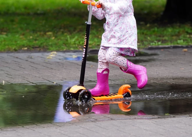 Ceturtdiena solās būt silta, bet lietaina