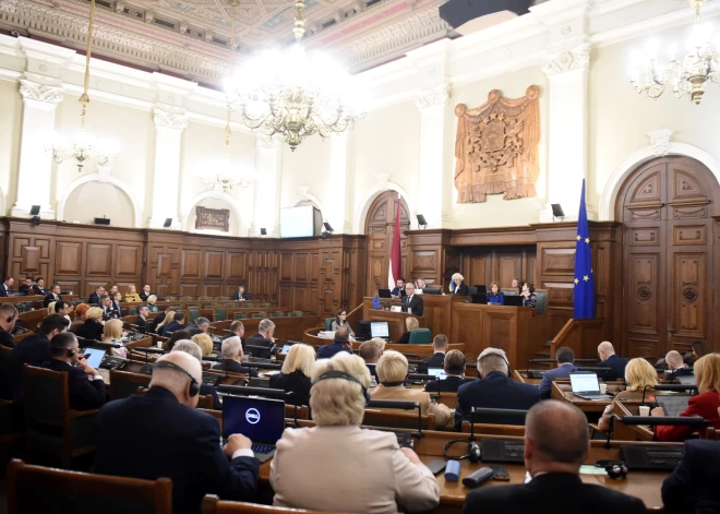 В Сейме теперь можно разговаривать только по-латышски. Кто из депутатов голосовал против?