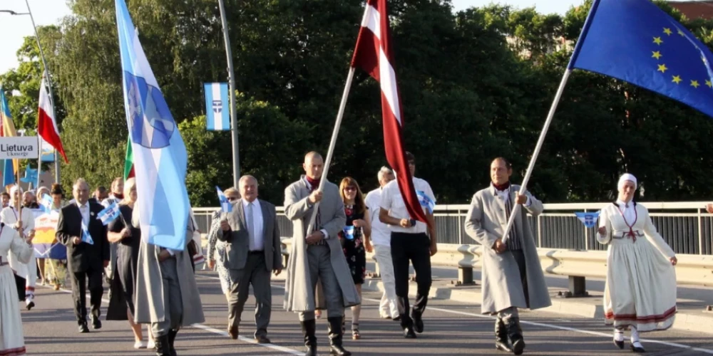 Līvānu novadu grib pārvaldīt 95 cilvēki, kaut gan šāda iespēja pavērsies tikai 15 (attēlā: Līvānu novada svētku gājiens).