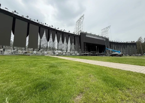 Ar katru gadu Lielā Koncerta skatuve kļūst arvien iespaidīgāka.