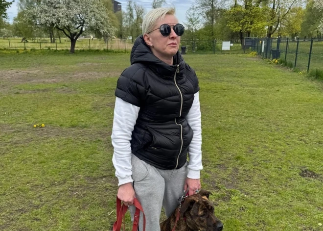 Полиция просит опознать женщину, чья собака напала на другую на Луцавсале