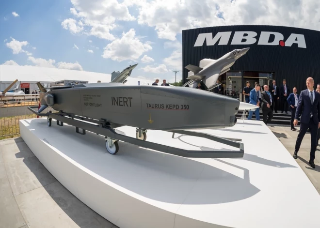 Новый канцлер ФРГ допустил поставку Украине дальнобойных ракет