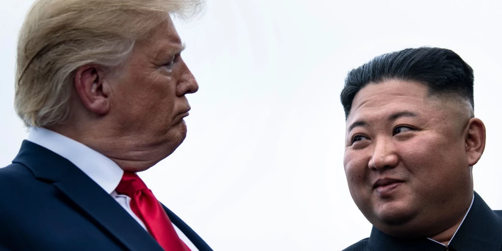 Donalds Tramps savas pirmās prezidentūras laikā tikās ar Ziemeļkorejas diktatoru Kimu Čenunu, taču pēdējā laikā abu valstu attiecības ir būtiski pasliktinājušās