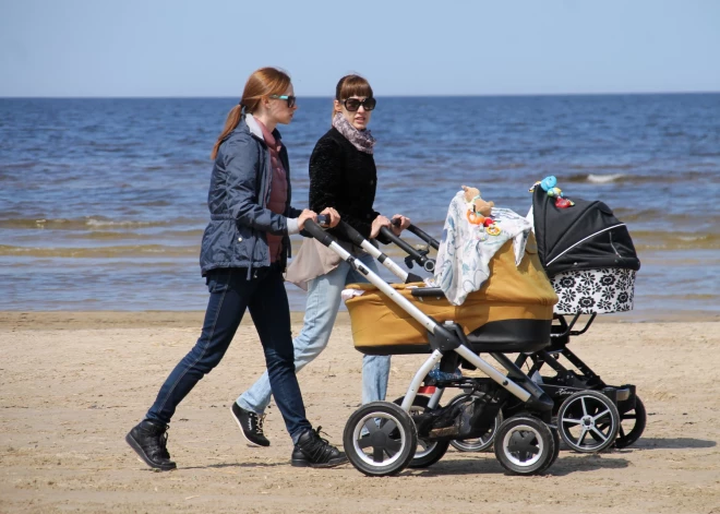 Две попытки - и все? Даже при проблемах с демографией в Латвии государство ограничивает шанс на материнство