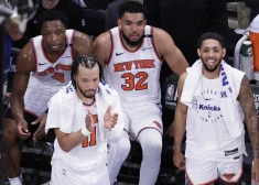 Ņujorkas "Knicks" nepadodas un paildzina Austrumu konferences finālsēriju