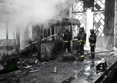Krievijas droni uzbrūk Harkivas trolejbusu parkam – bojāti desmitiem transportlīdzekļu un mājas