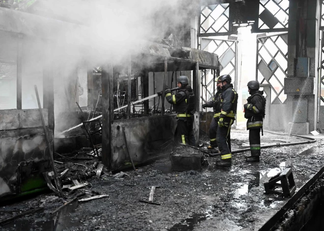 Krievijas droni uzbrūk Harkivas trolejbusu parkam – bojāti desmitiem transportlīdzekļu un mājas