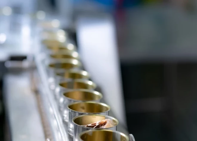 PVD kādā uzņēmumā atklāj tirdzniecību ar pārtiku, kurai beidzies derīguma termiņš