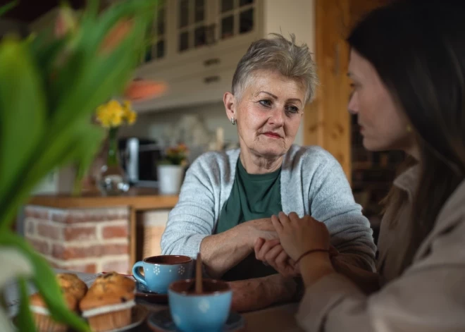Kad pieaugušie bērni kļūst par “vecāku aprūpētājiem”? Diāna Zande skaidro veselīgas robežas