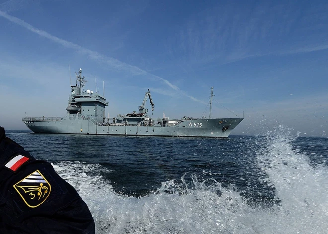 Baltijas jūras gultnē pieaug Krievijas hibrīdsabotāžas rētas: jaunākais incidents prasījis Polijas militāru iejaukšanos