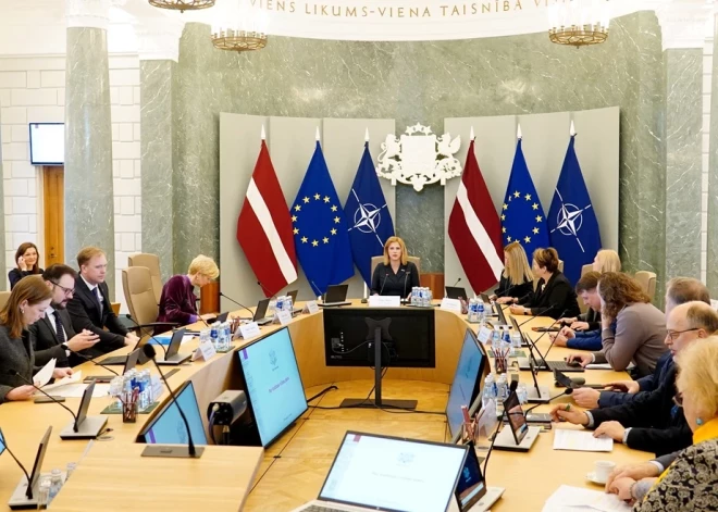 Политики опять подняли себе зарплаты: латвийские министры разбогатели за год на 92 тысячи евро