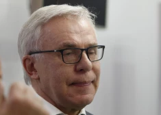 Krievu hokeja leģenda Fetisovs sašutis par Krievijas pirmo vietu IIHF reitingā. Pirms tam viņš aicināja aizliegt translēt "pornogrāfisko" pasaules čempionātu