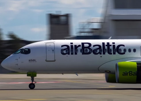 Lietuvas valsts vēl vērtē iespēju ieguldīt "airBaltic". 