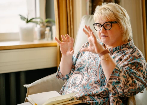 Saeimas Izglītības, kultūras un zinātnes komisijas vadītāja Agita Zariņa-Stūre: “Šī laikmeta lielais virsraksts ir “Pārmaiņas”! Un ar to var tikt galā, tikai mācoties.”   