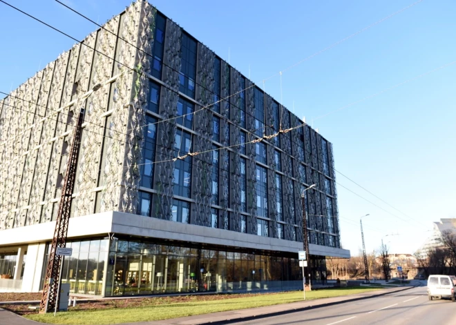 “Kāpēc sākt ar droniem, ja var ar kvantu fiziku?” Aizsardzības ministrija piešķir 250 000 eiro kvantu konferencei