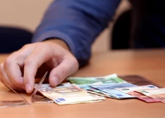 Lielais algu kāpums varētu beigties, brīdina ekonomists