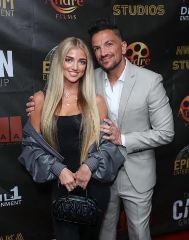 Princese ar tēti popzvaigzni Pīteru Andrē.