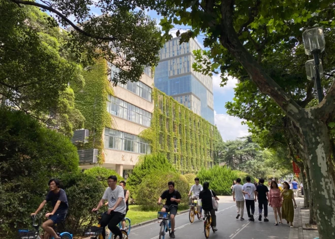 Ķīnas studenti sašutuši par ASV plāniem ieviest agresīvus vīzu aizliegumus