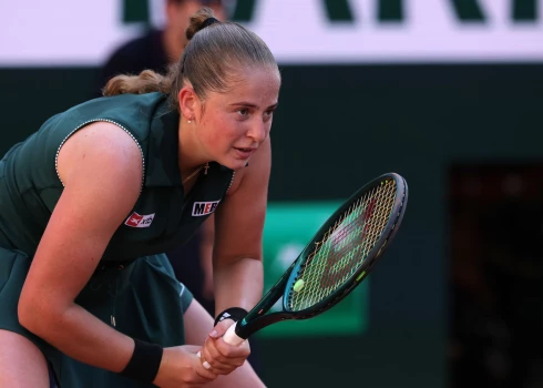  Latvijas pirmā rakete Aļona Ostapenko. 