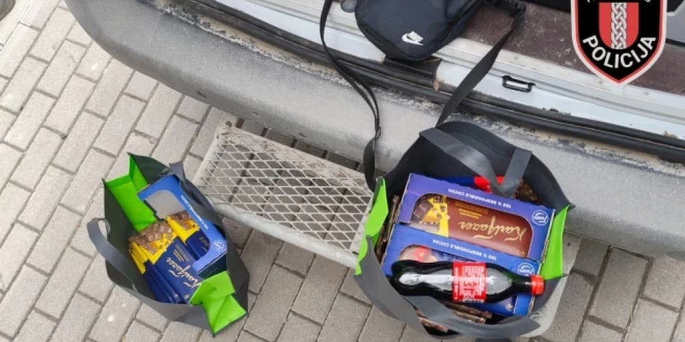 В сумках воров были аккуратно уложенные плитки дорогого финского шоколада фирмы Fazer.