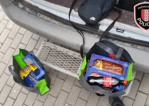 В сумках воров были аккуратно уложенные плитки дорогого финского шоколада фирмы Fazer.