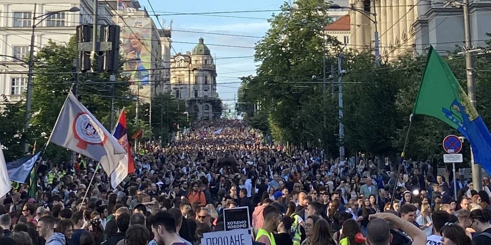 Studentu kustība pieprasa izsludināt pirmstermiņa vēlēšanas, apgalvojot, ka pašreizējā valdība nespēj izpildīti protestētāju prasības.