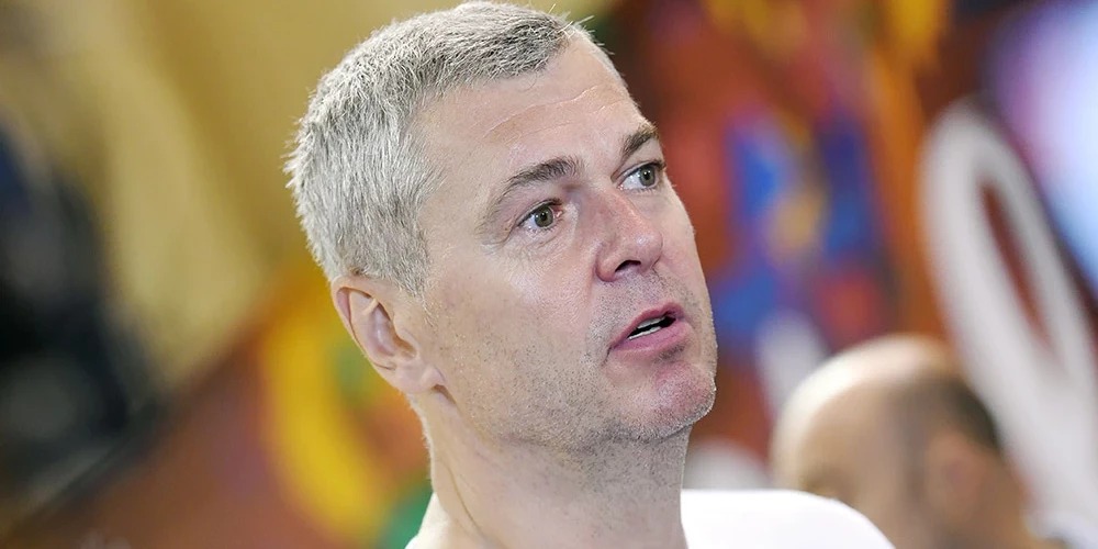 Bagatskis iepriekšējās trīs sezonas vadīja Rumānijas komandu "Voluntari".