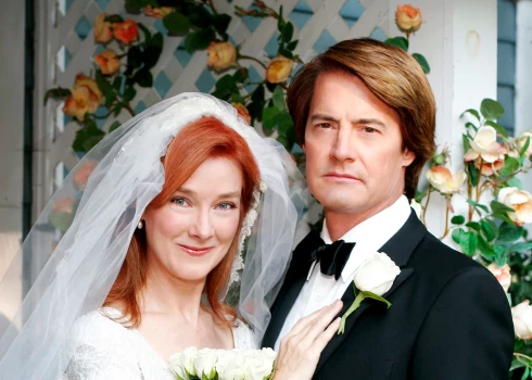 Seriālā "Bīstamās mājsaimnieces" Valērija Mahaferija atveidoja Almu Hodžu.