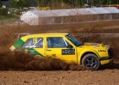 FOTO: Bauskā turpinās Eiropas autokrosa čempionāta posms; no latviešiem labākais – Ervīns Grencis