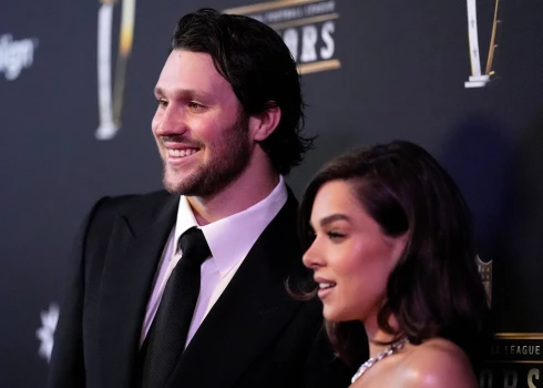 Heilija Steinfelda apprecējusies ar NFL zvaigzni Džošu Alenu.