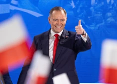 Polijā ievēlēts jauns prezidents - konservatīvo līderis Navrockis