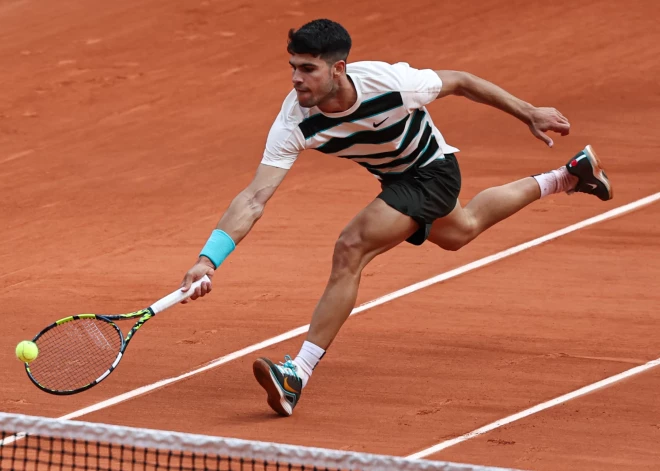 22 gadus vecā Alkarasa 100. ATP uzvara uz māla seguma ieved "Roland Garros" ceturtdaļfinālā