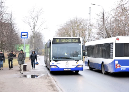 Инспекция труда начала проверку в связи с переработками в Rīgas satiksme.