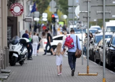 Skolotāja bērnam austiņā čukst: “Tu esi pretīgs, tu smirdi. Man no tevis nāk vēmiens...” Ko darīt vecākiem? 