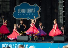 Foto: krāšņi aizvadīts Bērnu dienas festivāls 2025
