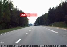 VIDEO: “Volvo” vadītājs traucas ar 198 km/h; policija piemēro sodu un atņem tiesības