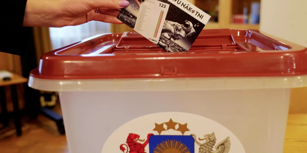 Valsts kancelejas bibliotēkā notiek preses konferencē, kurā informē par pašvaldību vēlēšanu norisi, kā arī par citām aktualitātēm.