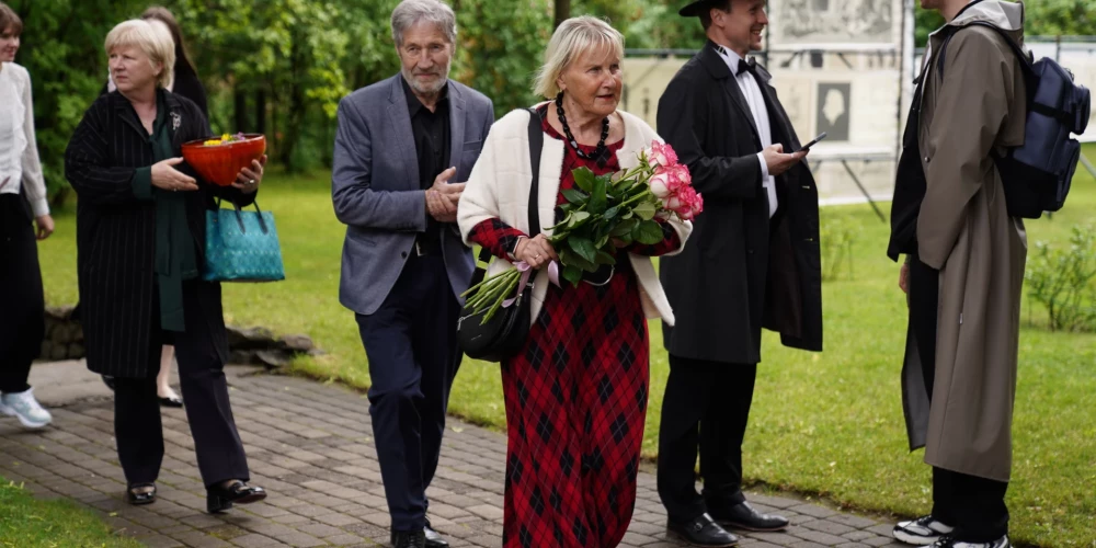 2025. gada 2. jūnijā, godinot pirmās latviešu teātra izrādes dzimšanas dienu, Latvijas Teātra darbinieku savienība (LTDS) pasniedza sešas Teātra dienas izcilības balvas. 