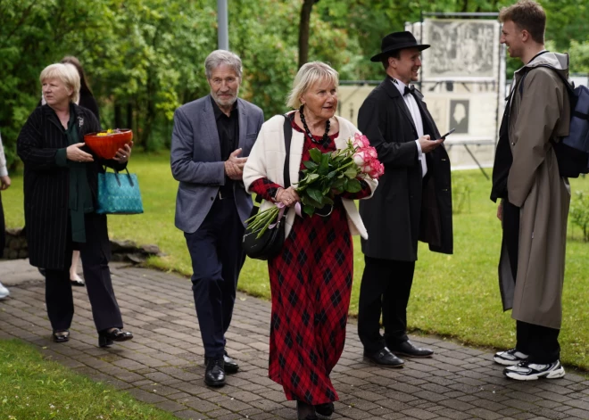 2025. gada 2. jūnijā, godinot pirmās latviešu teātra izrādes dzimšanas dienu, Latvijas Teātra darbinieku savienība (LTDS) pasniedza sešas Teātra dienas izcilības balvas.