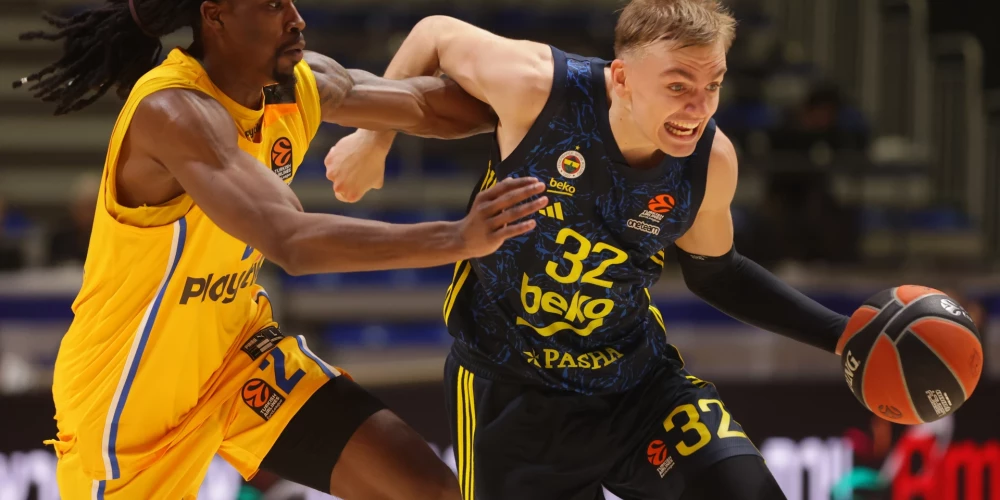 Latvijas basketbolistu Artūra Žagara un Rolanda Šmita komandas sasniegušas Turcijas čempionāta pusfinālus.