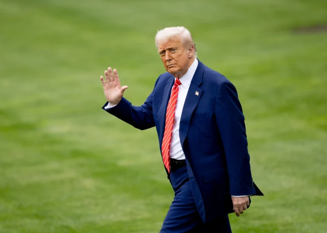 Tramps ir atvērts idejai par tikšanos ar Zelenski un Putinu