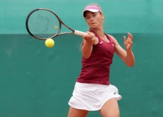 Jaunā tenisiste Beatrise Zeltiņa iekļūst "Roland Garros" junioru turnīra astotdaļfinālā