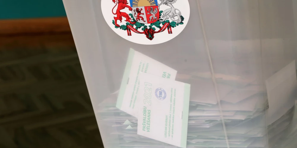 Svarīgi esot pamanīt un novērst visas nepilnības līdz sestdienai, kad gaidāms ne tikai lielāks vēlētāju pieplūdums, bet arī balsu skaitīšana.