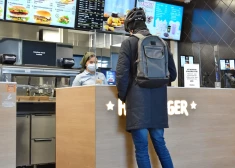 Житель Сигулды Алдис: "Нужно больше Hesburger, где не говорят по-русски!"