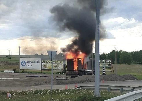 Fotogrāfijā redzama kravas automašīna, kas izmantota, lai palaistu Ukrainas dronus.